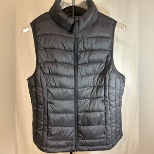 Love‎ Tree Black Puffer Packable Vest. NWOT
